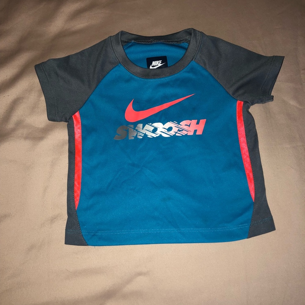 Nike T-shirt